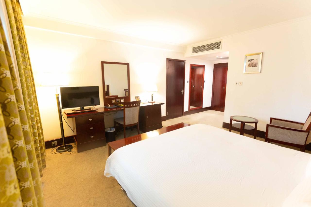 Lancaster Kumasi Hotel Bagian luar foto