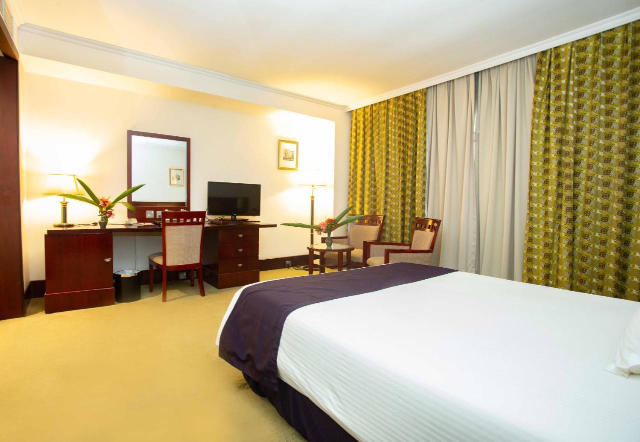 Lancaster Kumasi Hotel Bagian luar foto