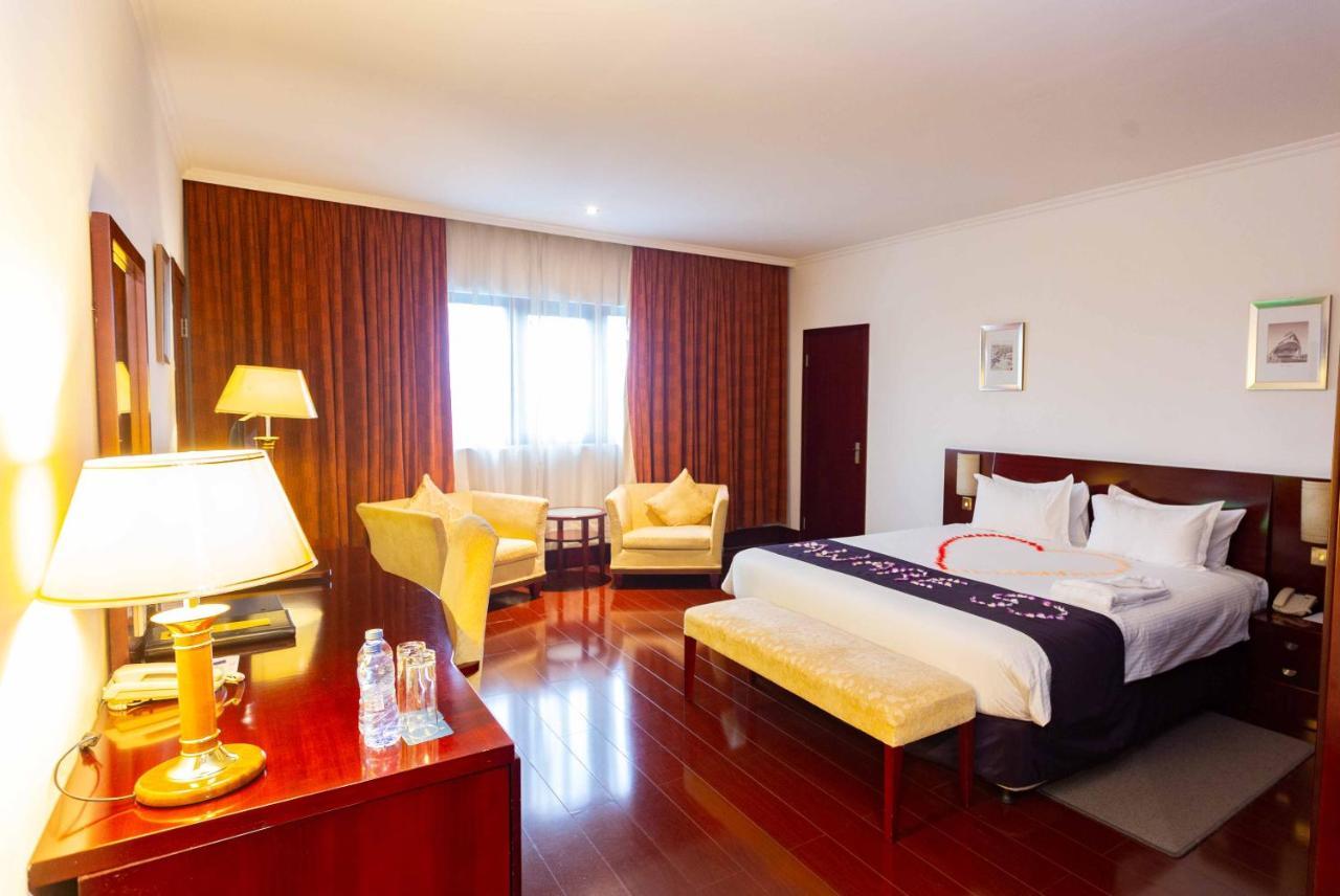 Lancaster Kumasi Hotel Bagian luar foto