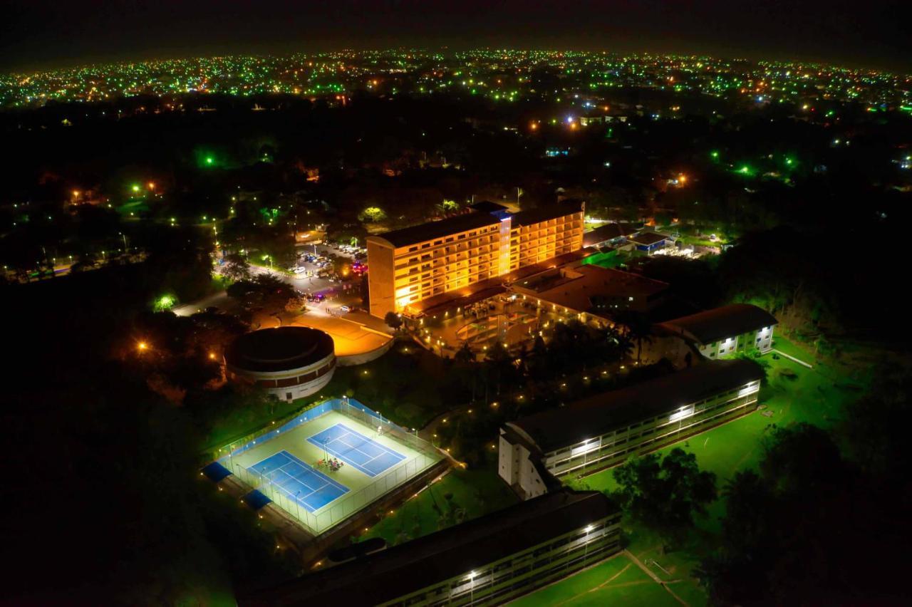 Lancaster Kumasi Hotel Bagian luar foto