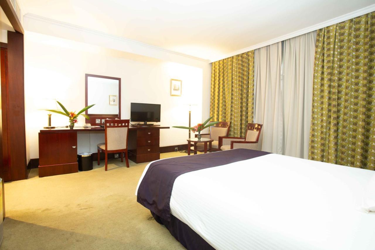 Lancaster Kumasi Hotel Bagian luar foto