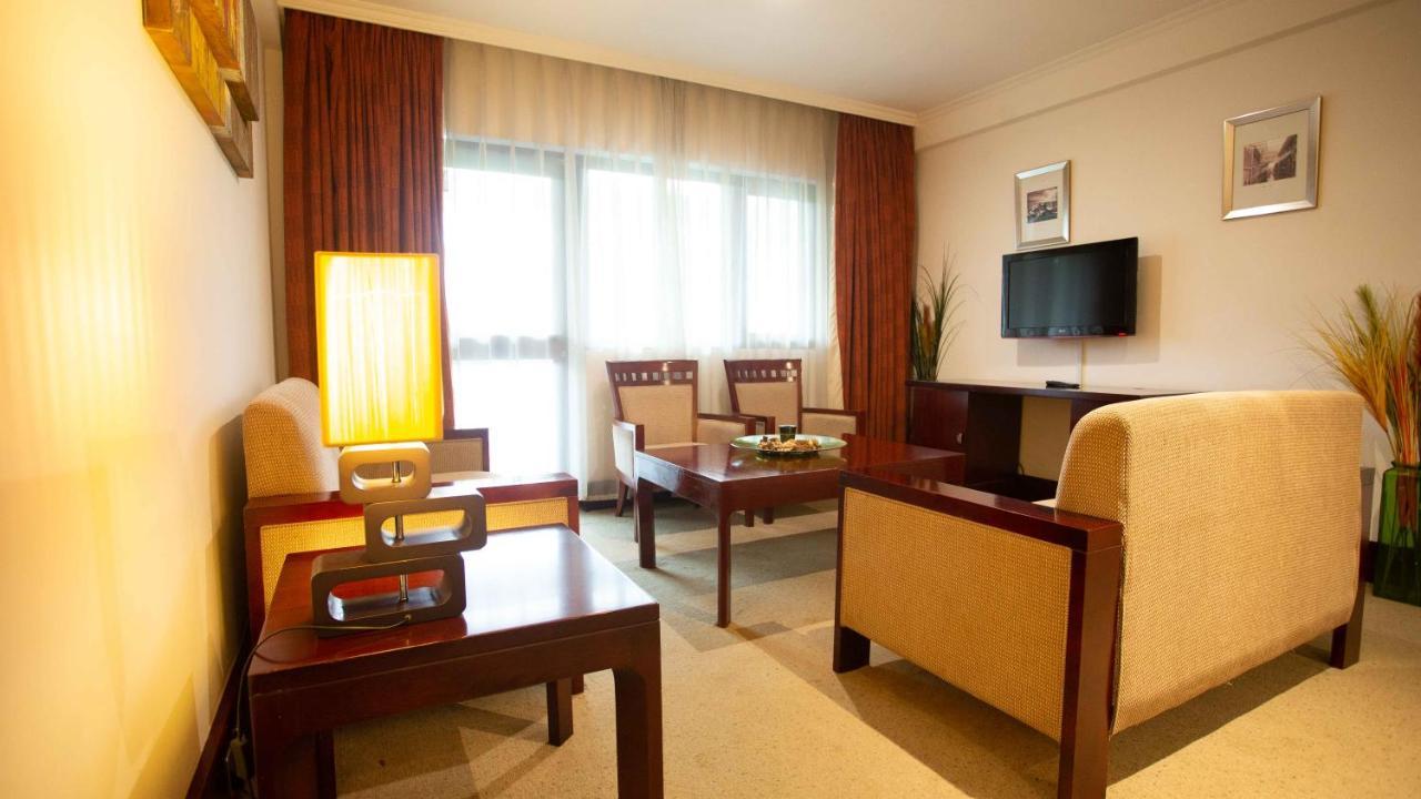 Lancaster Kumasi Hotel Bagian luar foto